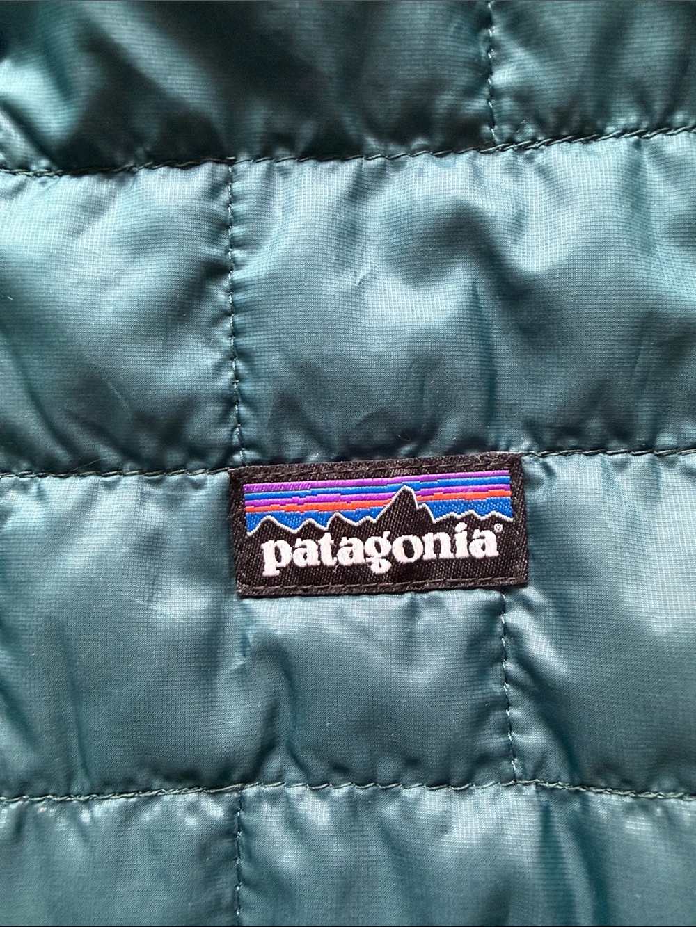 Patagonia Women's Teal Quilted Lightweight Puffer Jacket - Picture 3 of 8